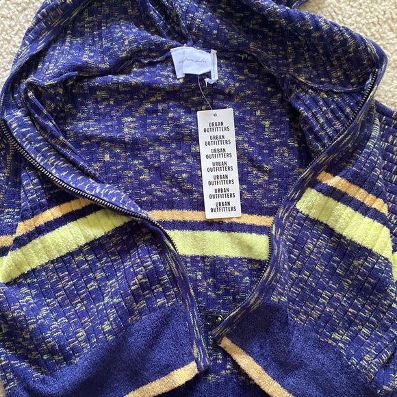 Urban Outfitters Cropped jacket with hood - Picture 3 of 3